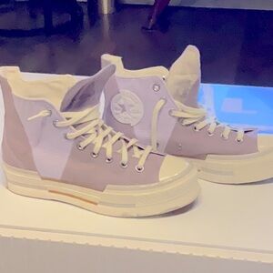 CONVERSE HIGH TOP PLATFORM BRAND NEW SIZE 10 WOMENS